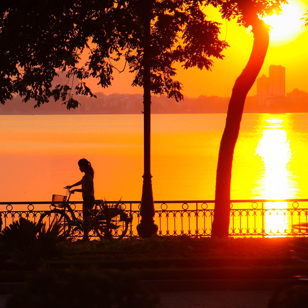 Cinematic Storytelling Session: Your Tale in the Heart of Hanoi - Image 2